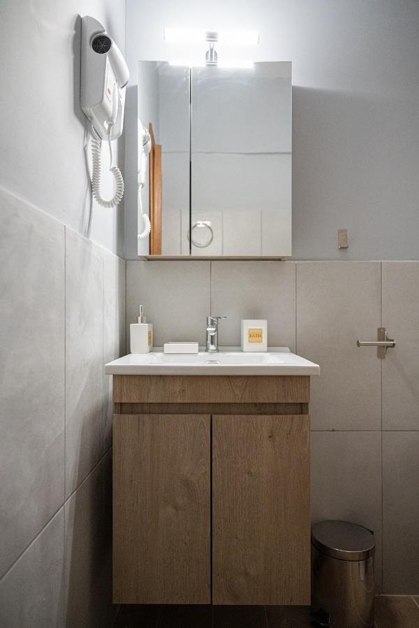 Este Luxury Apartments กริโอปียี ภายนอก รูปภาพ