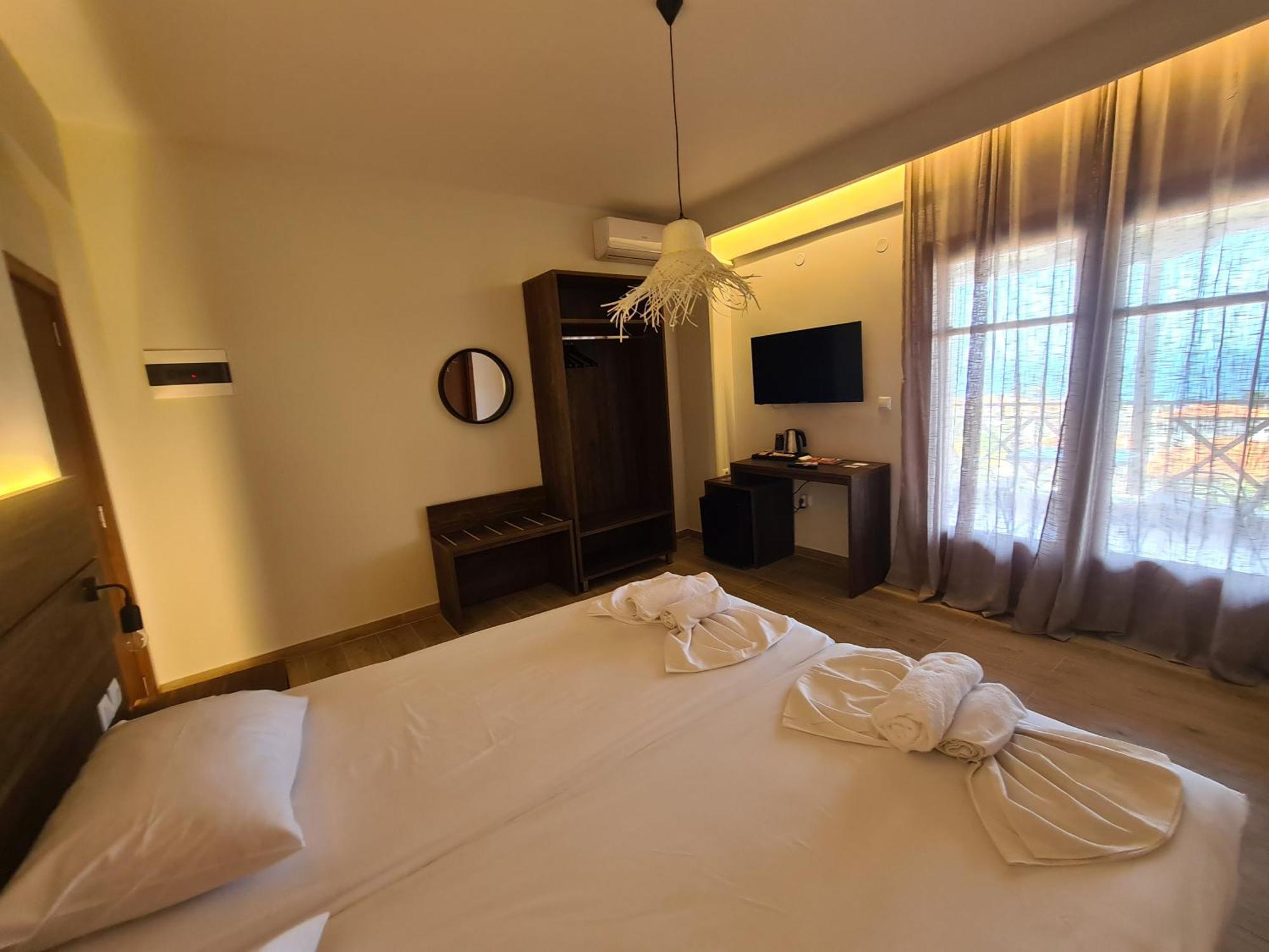 Este Luxury Apartments กริโอปียี ภายนอก รูปภาพ